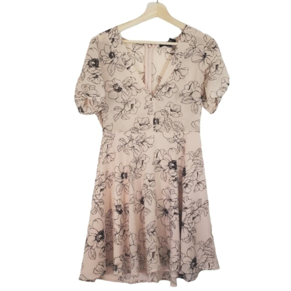 Forever 21 | Floral Short Sleeve Preppy Skater Drees Fit n Flare Lightweight